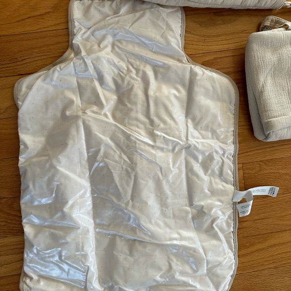 Used like new zara diaper bag w accessories from - Picture 2 of 5